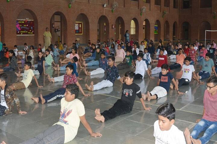 Scholar Mission School-Yoga