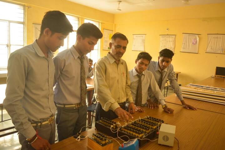 Seemax International School-Science Lab