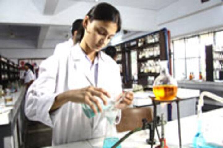 Seth M R Jaipuria School-Chemistry Lab