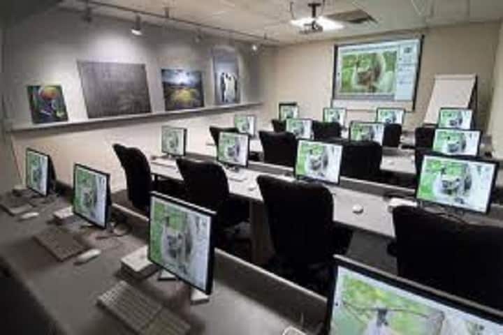 Seven Hills School-Computer Lab