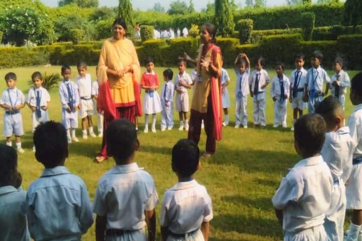 Shaheed Manveer National School-Garden