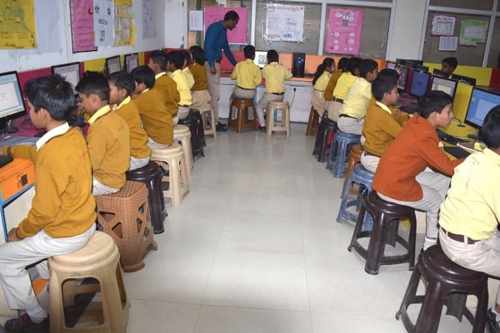 Shemford Futuristic School-Computer lab