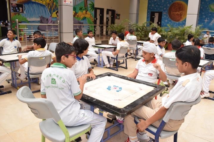 Shemford Futuristic School-Indoor games