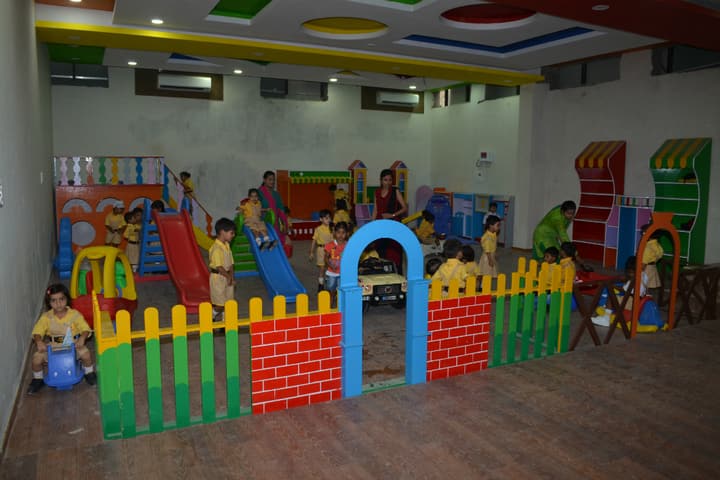 Shemford Futuristic School-Play area