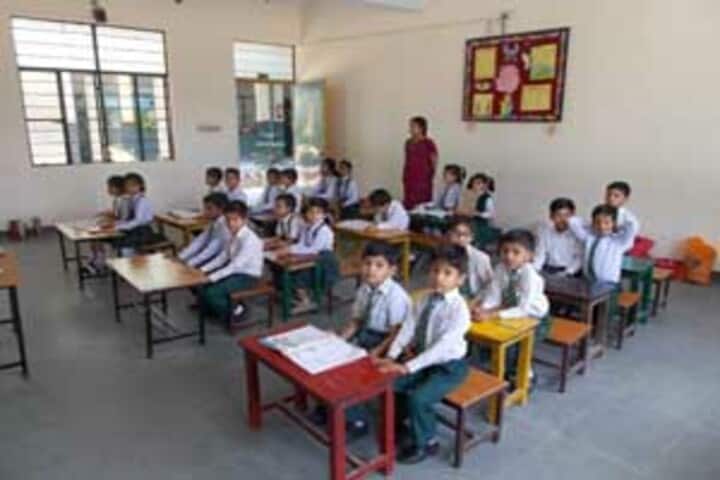 Shri Omar Vaish Vidyapeeth Manbodhan Prasad Public School-Classroom