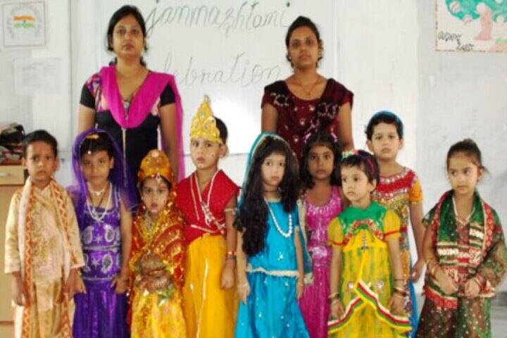 Shri Omar Vaish Vidyapeeth Manbodhan Prasad Public School-Janmashtami