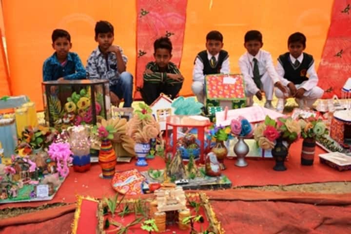 Shri Rajendra Giri Memorial Academy-Exhibition