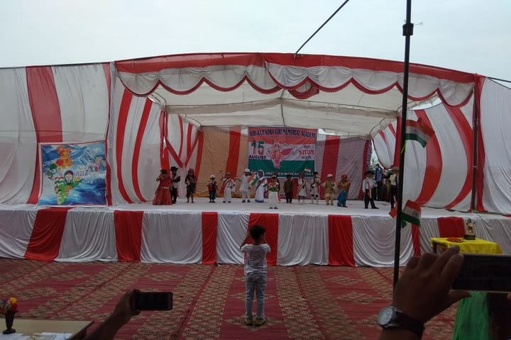 Shri Rajendra Giri Memorial Academy-Independence Day