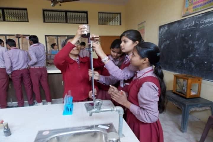 Shri Sai Public School-Chemistry Lab