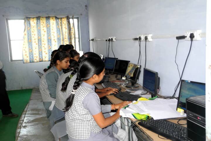 Shri Swami Bachchoo Baba Saraswati Vidya Mandir-Computer Lab