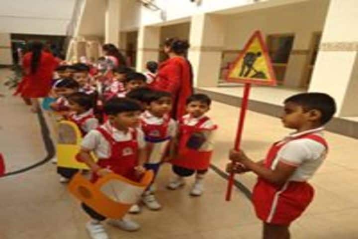 Sir Padampat Singhania Education-Traffic Rules Awarness