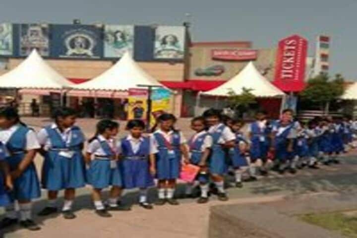 Smt Brahma Devi Saraswati Balika Vidya Mandir-Industrial Trip