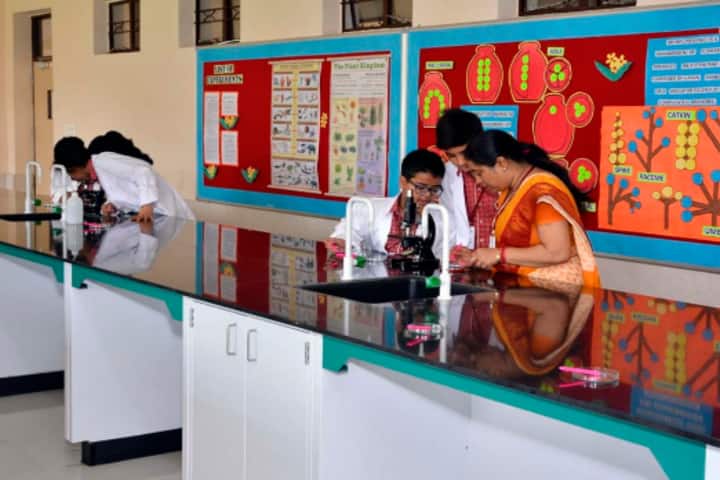 Somerville International School-Chemistry Lab