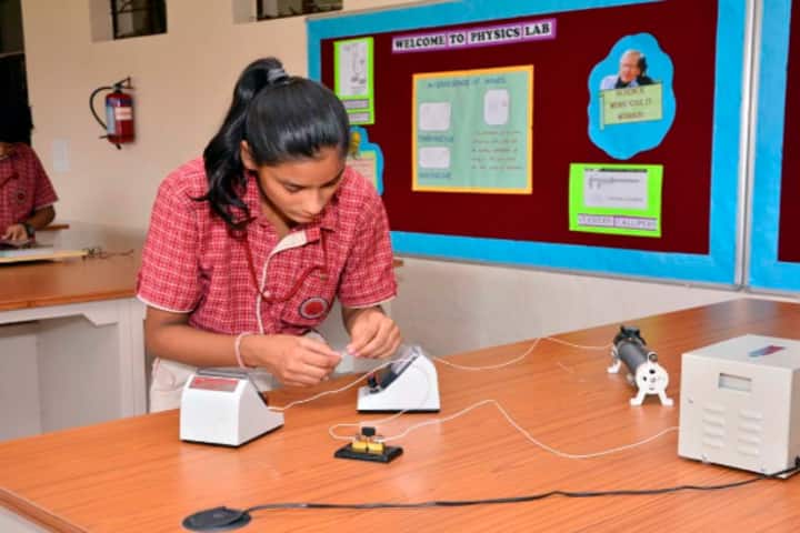 Somerville International School-Physics Lab