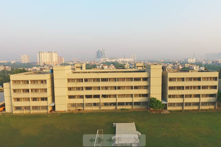 Somerville School-Campus view