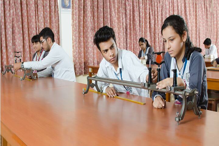 Somerville School-Physics Lab