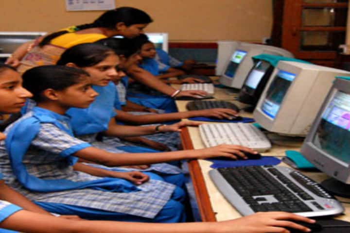 Sophia Girls High School English Medium-Computer Lab
