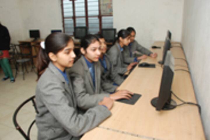 Spring Dales Public School-Computer Lab
