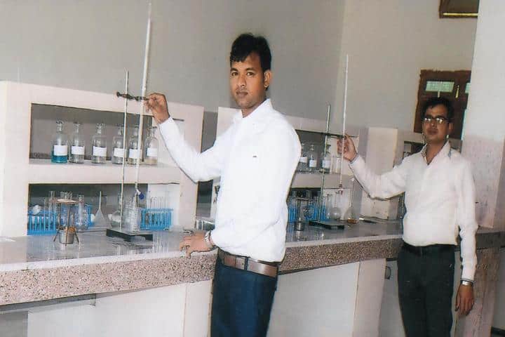 Srimati Dhanraji Devi Shri Bhuleshwar Singh Inter College-Chemistry Lab