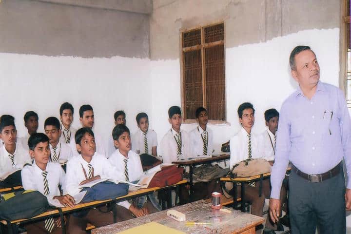Srimati Dhanraji Devi Shri Bhuleshwar Singh Inter College-Classroom