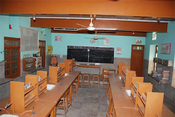 St Josephs School-Chemistry Lab