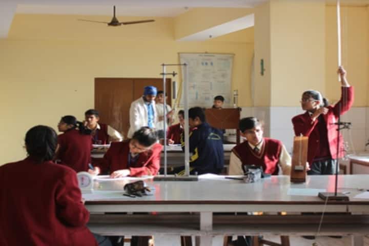 St Thomas School-Physics Lab