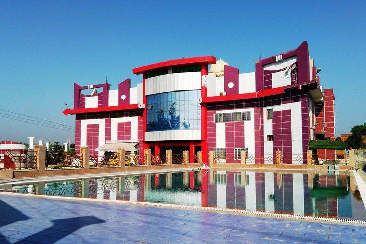 St R C Scientific Convent School-Campus