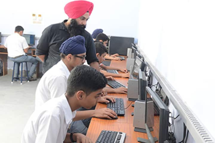 St Xaviers School-computer Lab