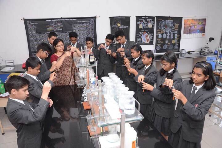 Gaikwad Global School-Physics Lab
