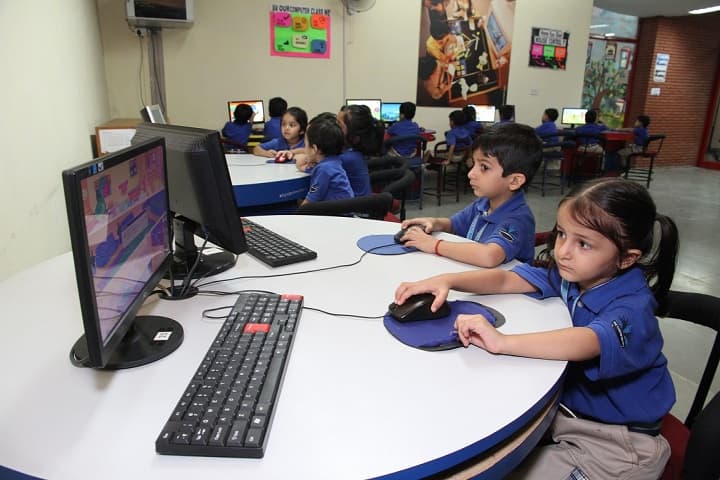 The Khaitan School-Computer lab
