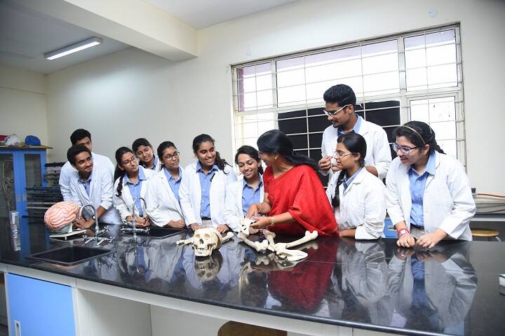 The Khaitan School-Science lab