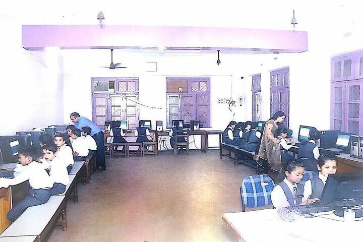 Tulsiram Maheshwari Public School-Computer Lab