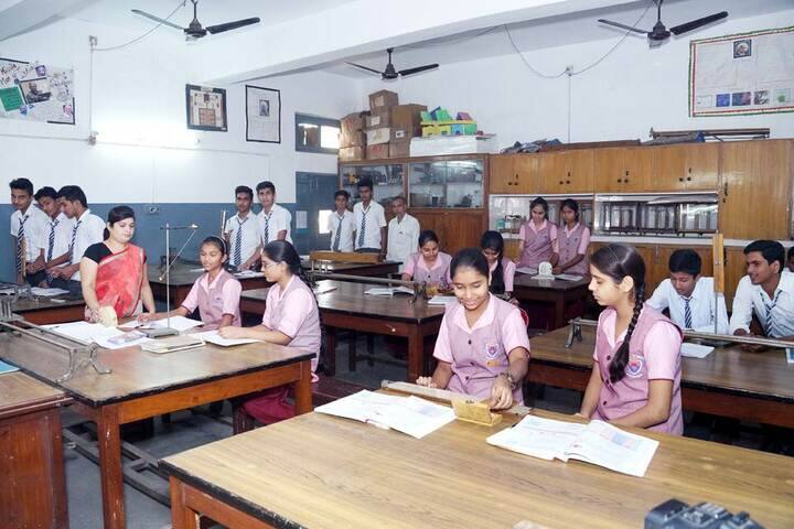 Tulsiram Maheshwari Public School-Physics Lab