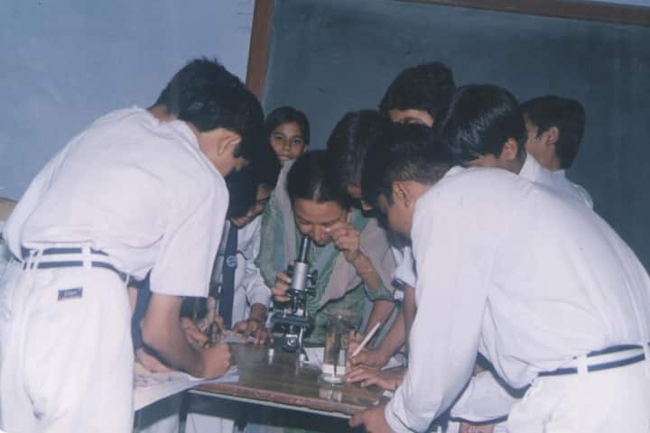 University Model School-Biology Lab