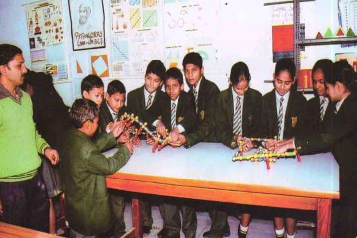 Uttarakhand Public School-Maths Lab
