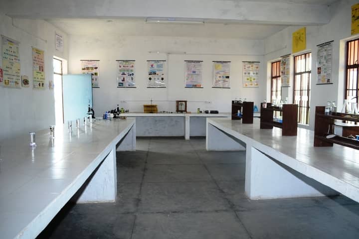 V K Public School-Chemistry Lab