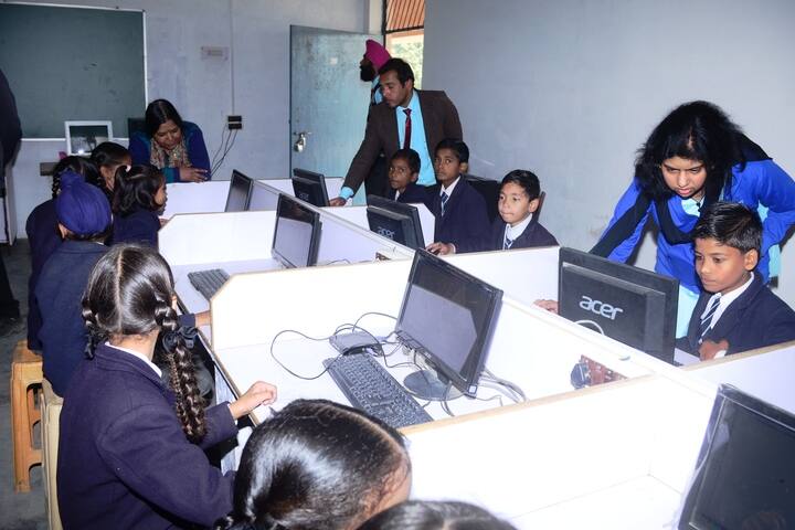 V K Public School-Computer Lab