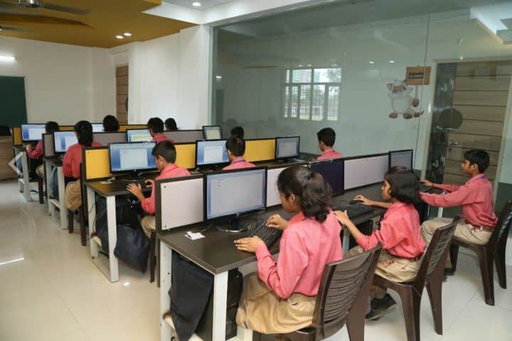 Vanasthali Public School-Computer Lab