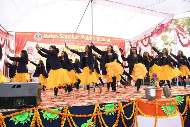 Vidya Sanskar Public School-Group Dance