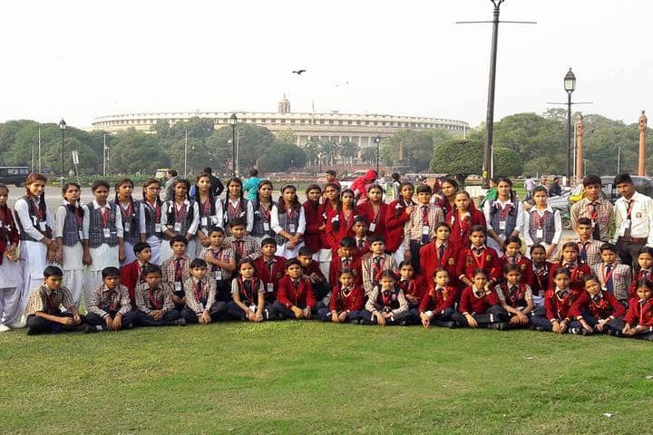 Vijaya Maharani International Academy-Group Photo