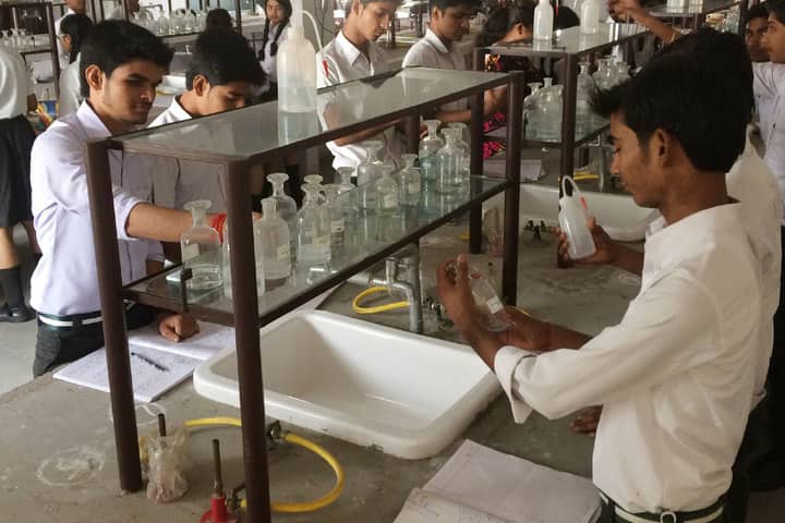 Vinyaas Public School-Chemistry Lab