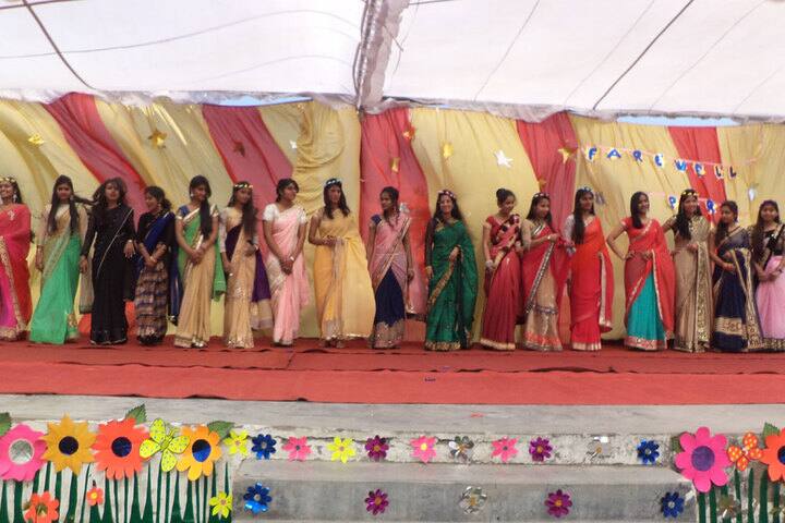 Vinyaas Public School-Farewell Party