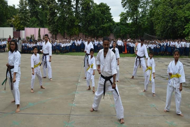 Woodbine Gardenia School-karate