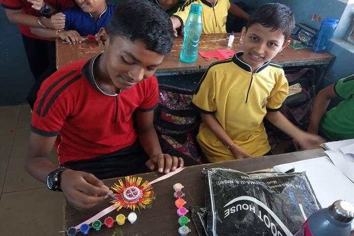 Alakashya Public School-Rakhi Making Competition