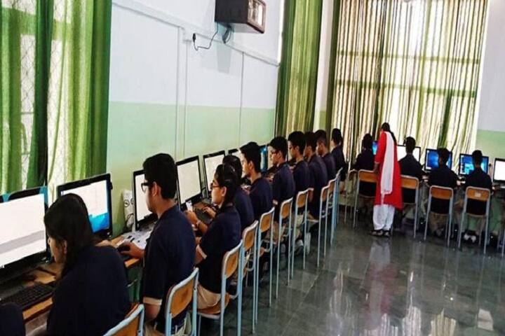 BrijMohan Lall Munjal Green Medows School-Computer Lab
