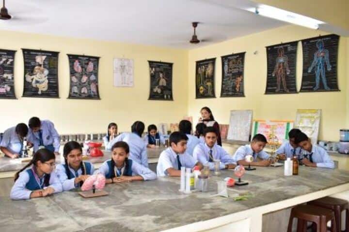 Dhoom Singh Memorial Public School-Science Lab