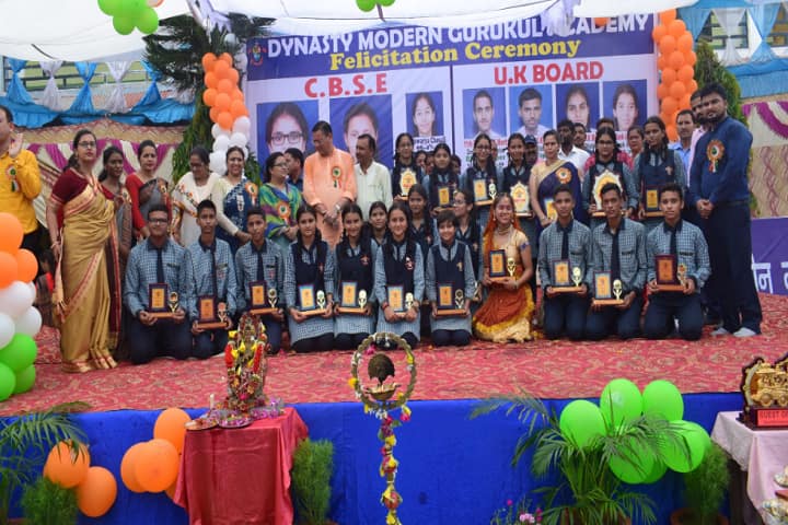Dynasty Modern Gurukul Academy-Awards