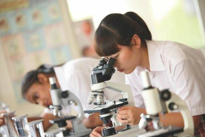 Ecole Globale Girls International School-Biology Lab