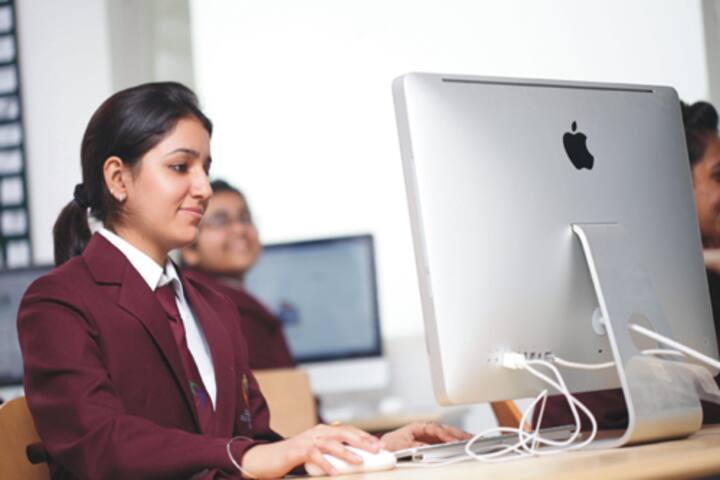 Ecole Globale Girls International School-Computer Lab