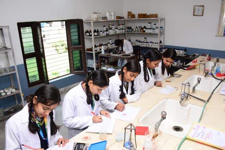 Ever Green Public School-Chemistry Lab